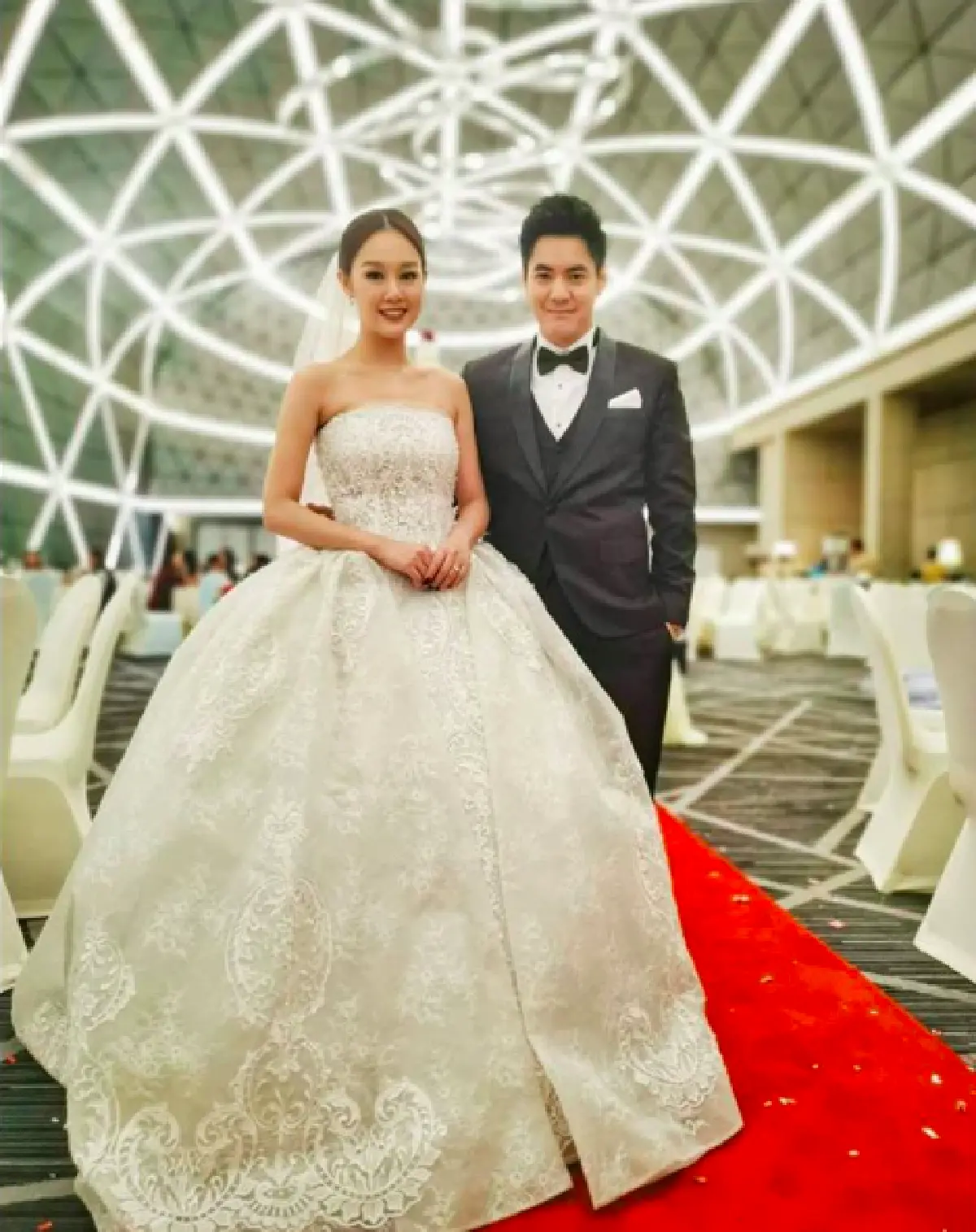 สละโสดแล้วจ้า! “ตูน AF 3” จูงมือหวานใจ "ทิชา G20” เข้าประตูวิวาห์สุดชื่นมื่น