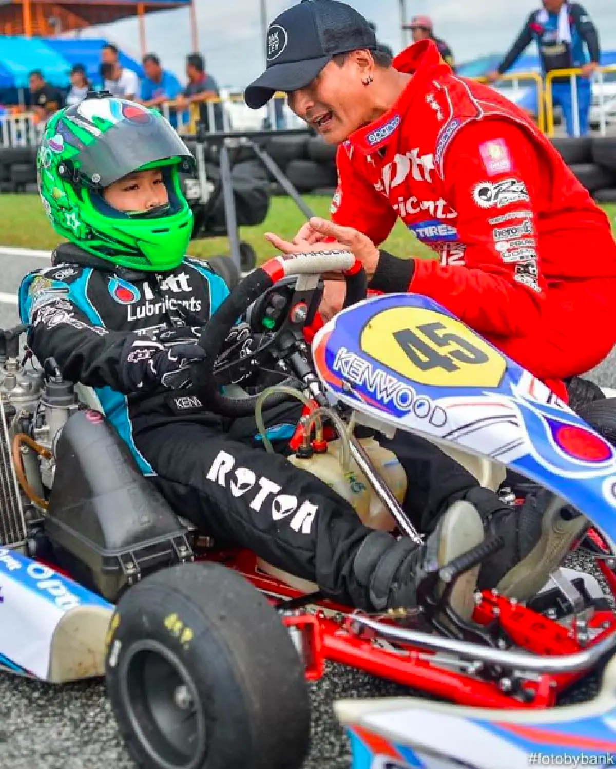 "พีท ทองเจือ” ภูมิใจที่สุด! โพสต์อวยพรวันเกิด “น้องโรเตอร์” พร้อมคว้าแชมป์แข่งรถ 3 สนามในปี 2018