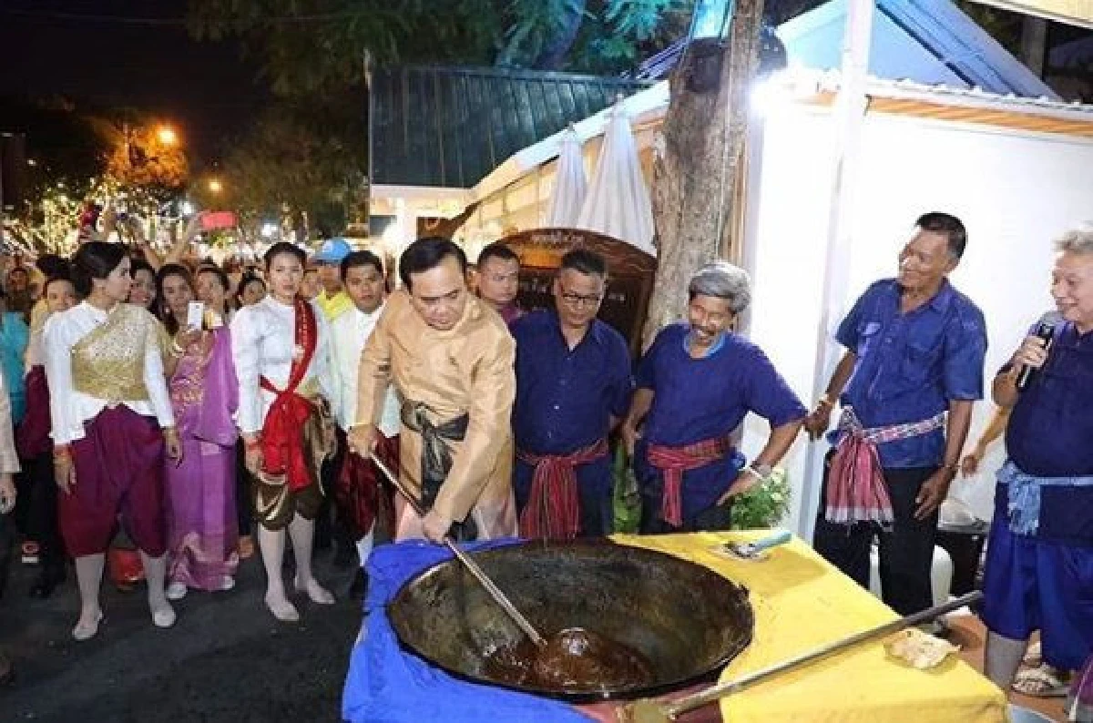 "บิ๊กตู่" สนุกมากได้เที่ยวงาน "อุ่นไอรัก" อยากให้คนไทยมาเยอะๆ