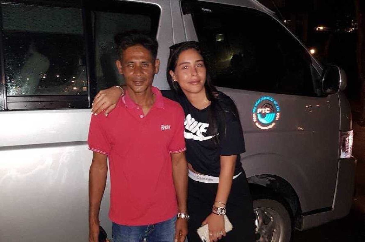 สาวอิสราเอลสุดปลื้ม! คนขับรถตู้เกาะพะงันเก็บเงิน3แสนที่ลืมบนรถคืนให้ สาวอิสราเอลสุดปลื้ม! คนขับรถตู้เกาะพะงันเก็บเงิน3แสนที่ลืมบนรถคืนให้