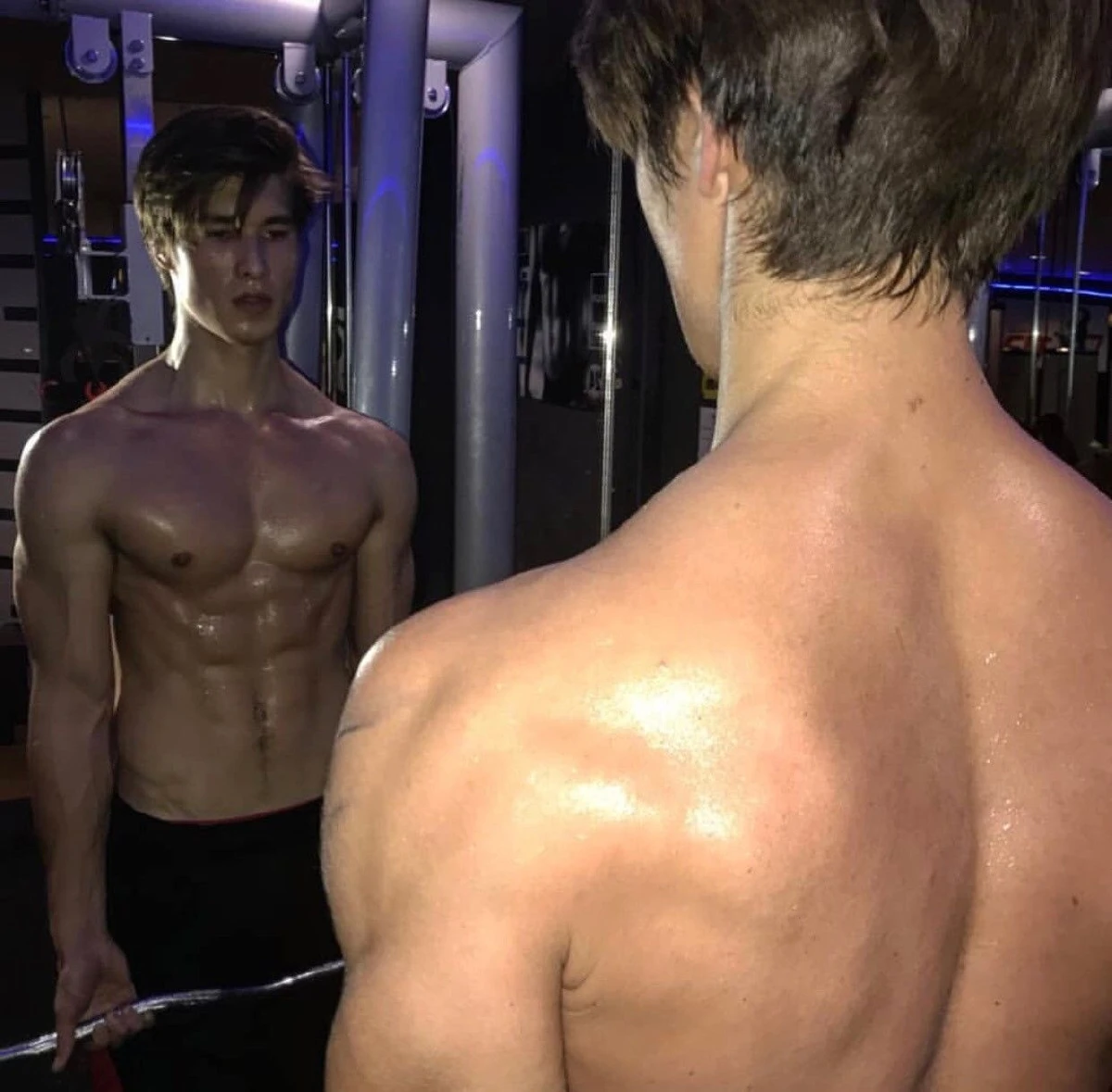 ส่องความแซ่บ! จูเลี่ยน นายแบบลูกครึ่งหล่อล่ำแฟนใหม่ เทีย เดอะเฟซ