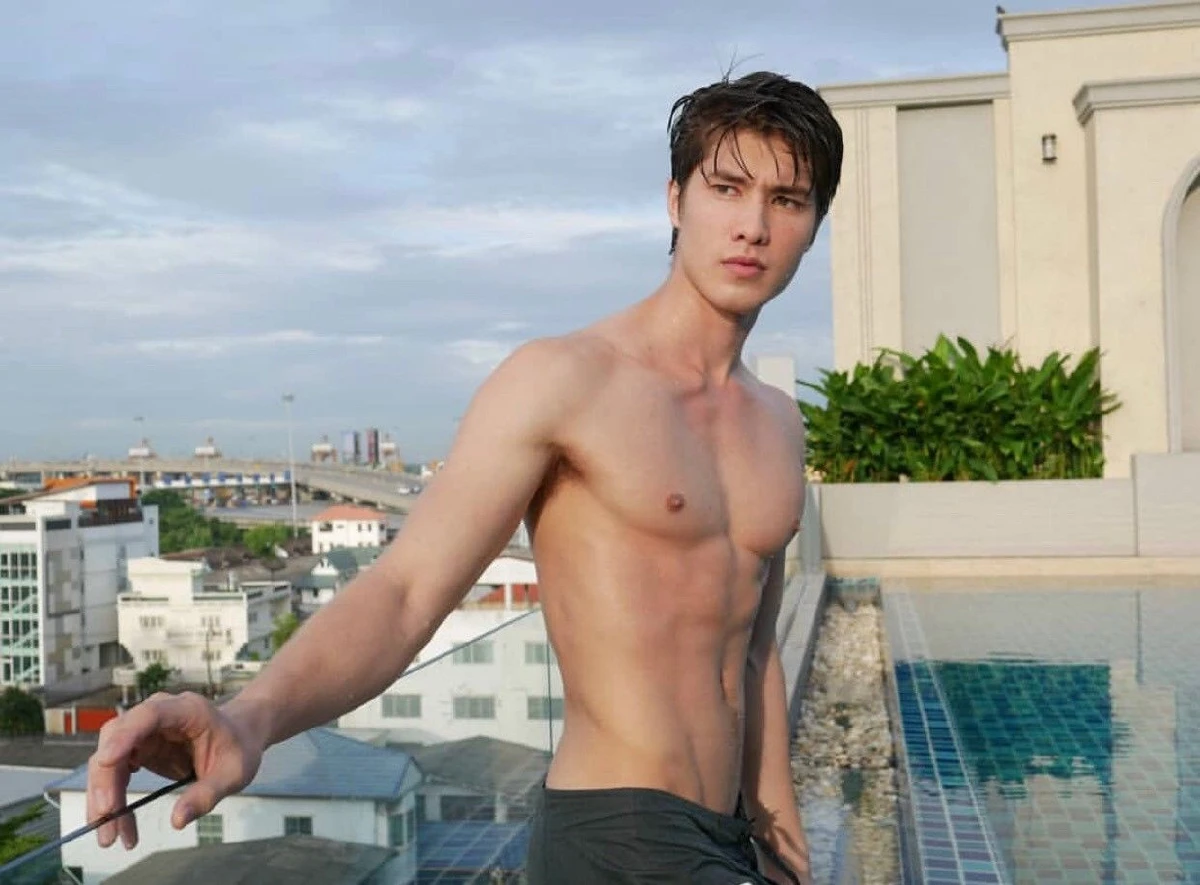 ส่องความแซ่บ! จูเลี่ยน นายแบบลูกครึ่งหล่อล่ำแฟนใหม่ เทีย เดอะเฟซ