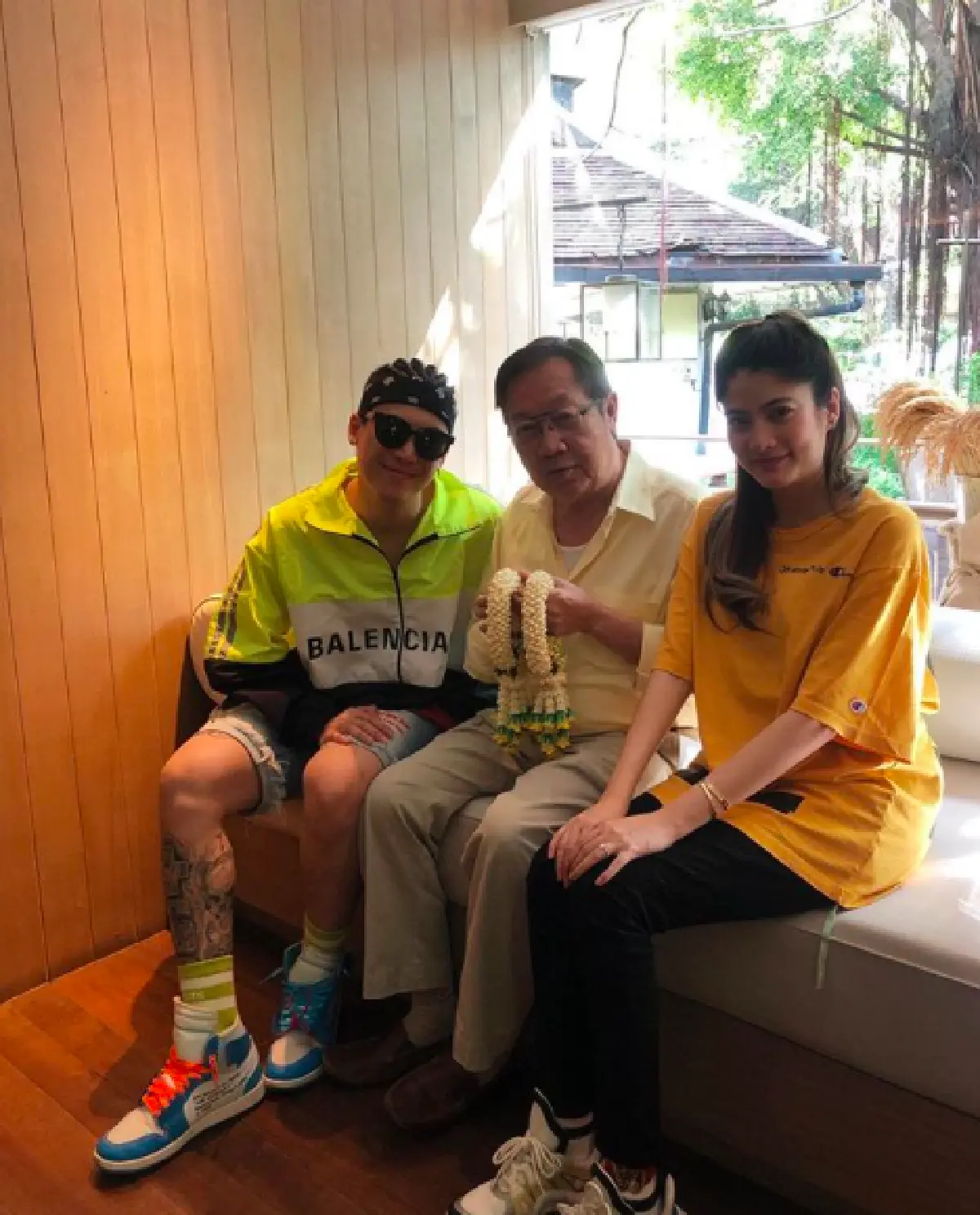 ส่องภาพชุดคลุมท้อง “มาร์กี้ ราศรี” เก๋ไก๋ ตามสไตล์สาวสายแฟชั่น