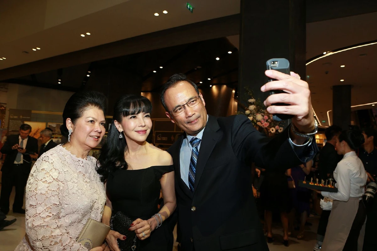 'สิงห์ คอมเพล็กซ์' เปิดตัวยิ่งใหญ่ 