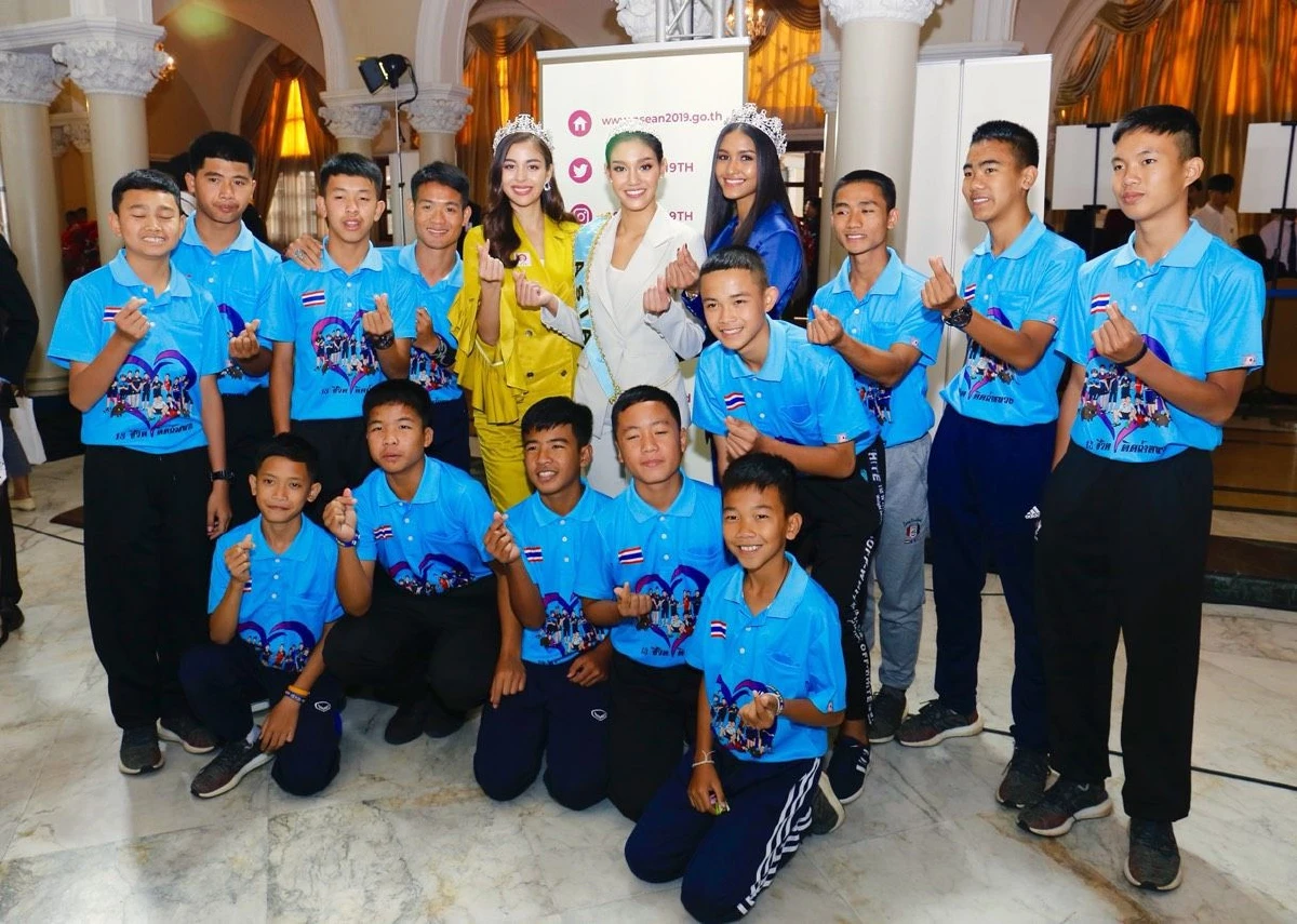 นายกฯตู่ ถ่ายรูปยินดีกับ นิโคลีน รองอันดับ 1 มิสเวิลด์ สร้างชื่อเสียงให้ประเทศ