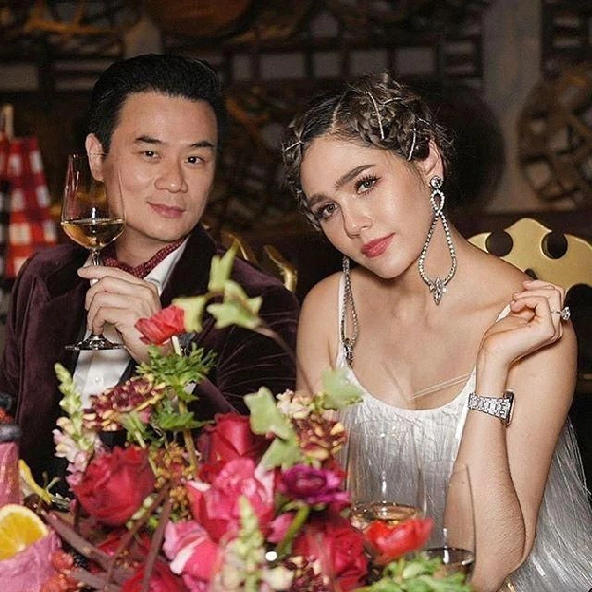 ส่องภาพ ชมพู่-น็อต จัดปาร์ตี้ฉลองคริสต์มาส สวยหล่อมาเต็มทั้งครอบครัว