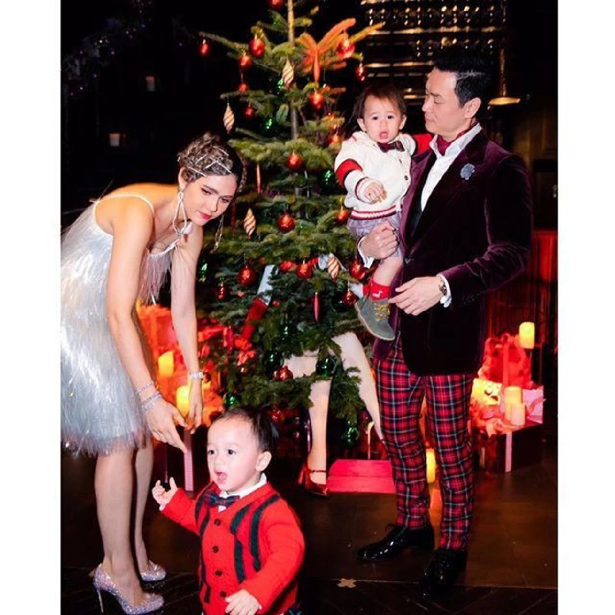 ส่องภาพ ชมพู่-น็อต จัดปาร์ตี้ฉลองคริสต์มาส สวยหล่อมาเต็มทั้งครอบครัว