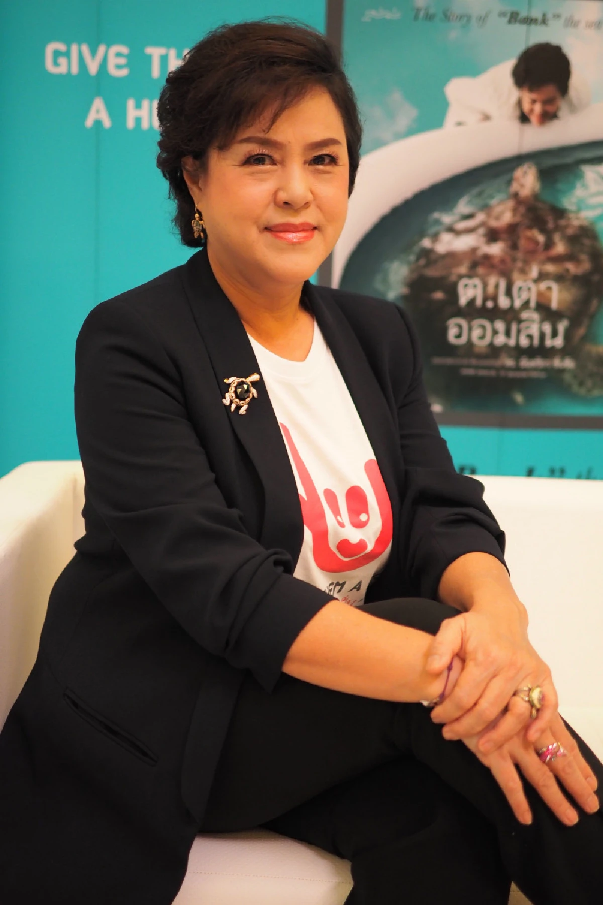 หมอหนิ่ง-รศ.สพญ.ดร.นันทริกา ชันซื่อ ‘Give Them a Hug รักสัตว์ให้เป็น’