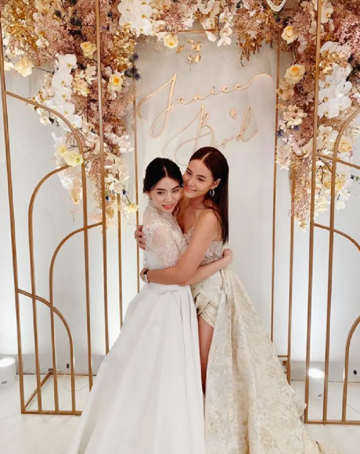 อบอุ่นหัวใจ! “แจนนิส” น้องสาว “เจนี่” ควงแฟนหนุ่มเข้าสุ่พิธีวิวาห์ อย่างเรียบง่าย