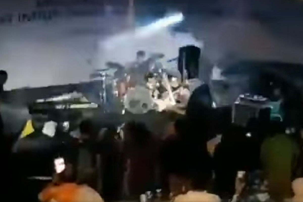 นาทีชีวิต!คลิปคลื่นสึนามิพัดถล่มเวทีคอนเสิร์ตในอินโดฯ นาทีชีวิต!คลิปคลื่นสึนามิพัดถล่มเวทีคอนเสิร์ตในอินโดฯ