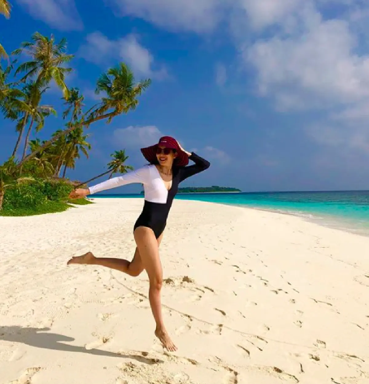 นางเงือกวัย 45 “นุสบา” อวดหุ่นสุดเป๊ะในชุดว่ายน้ำ แซ่บไม่แพ้สาวๆ