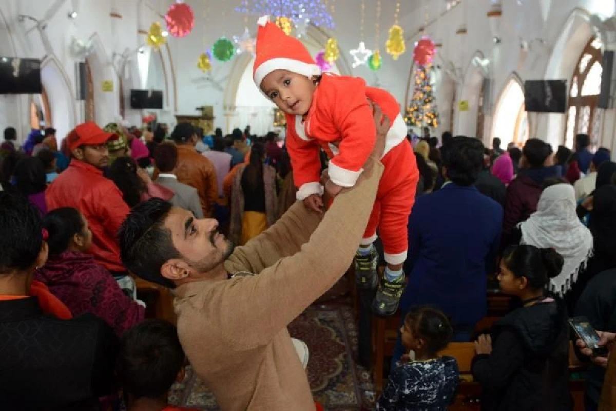 เด็กในประเทศต่างๆทั่วโลกทำอะไรในวันคริสต์มาส