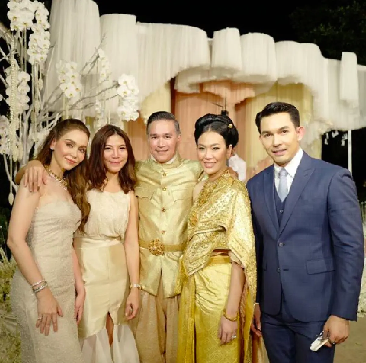 โมเมนต์ประทับใจ "นัท มีเรีย” กอดลูกๆ "เต๋า สมชาย” พร้อมให้เรียกพี่