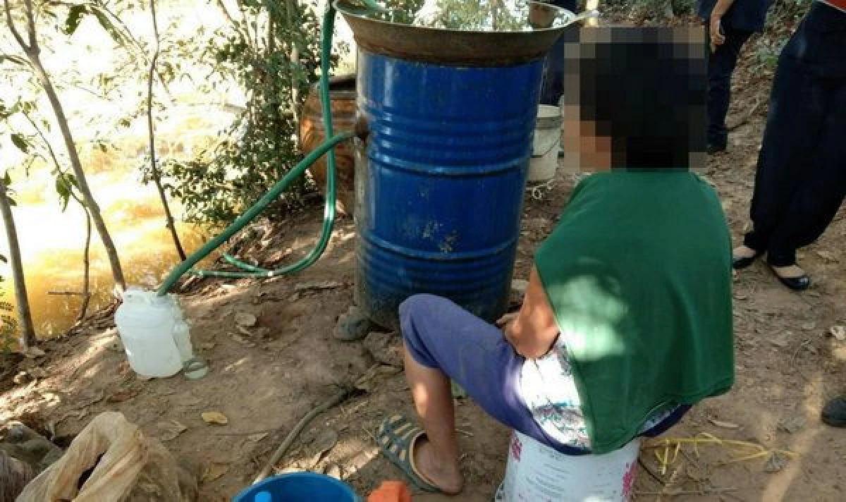 สรรพสามิตจับยายวัย 61ต้มเหล้าเถื่อนขายหารายได้ช่วงปีใหม่