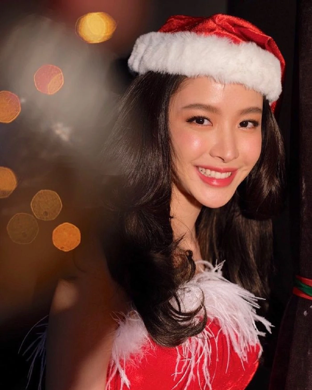 เก็บตกภาพดาราสาวในชุดซานตี้ สวยเซ็กซี่ในวันคริสต์มาส 2018