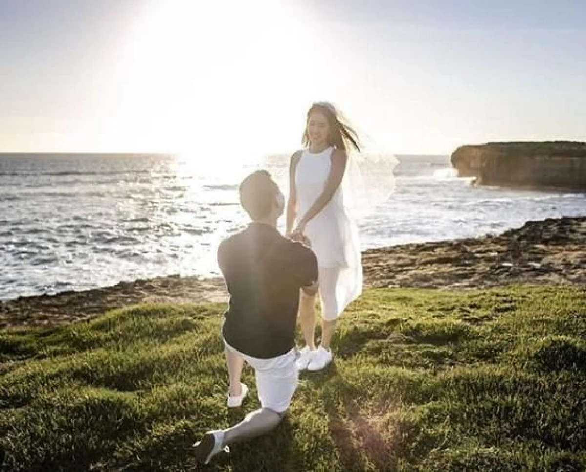 โรแมนติกไม่เบา! เติมตระกูล ลูกชายชูวิทย์ คุกเข่าขอแฟนสาวแต่งงานที่ออสเตรเลีย