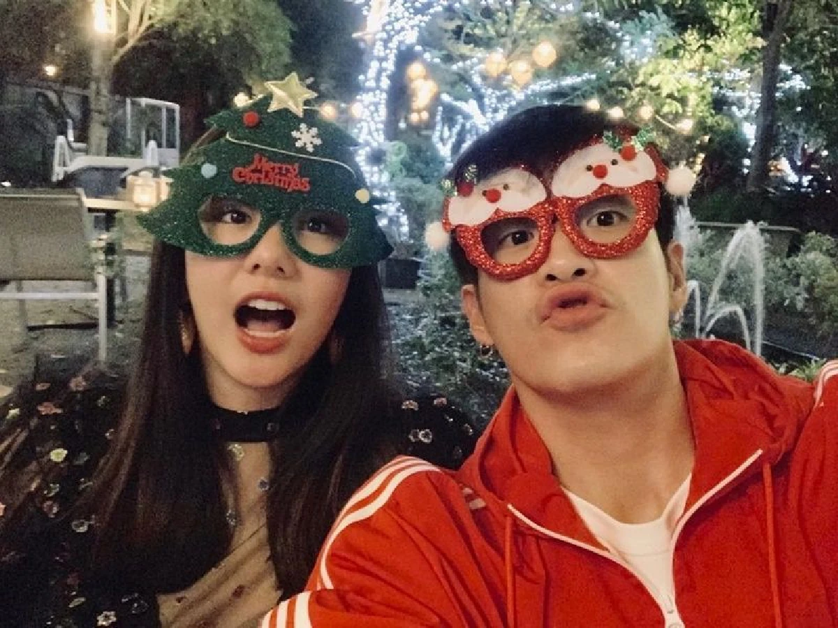 ส่องภาพคู่รักซุปตาร์สวีทหวานจัดหนัก..เปลี่ยนคริสต์มาสเป็นวาเลนไทน์