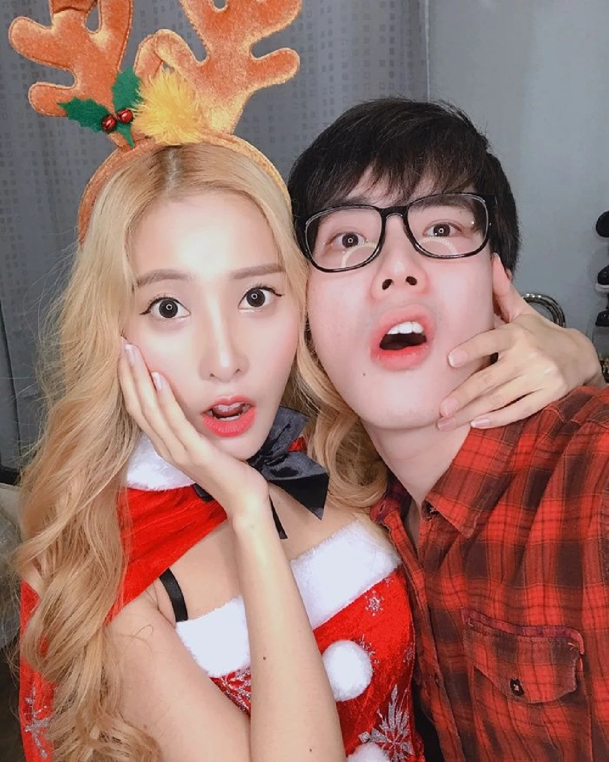 ส่องภาพคู่รักซุปตาร์สวีทหวานจัดหนัก..เปลี่ยนคริสต์มาสเป็นวาเลนไทน์