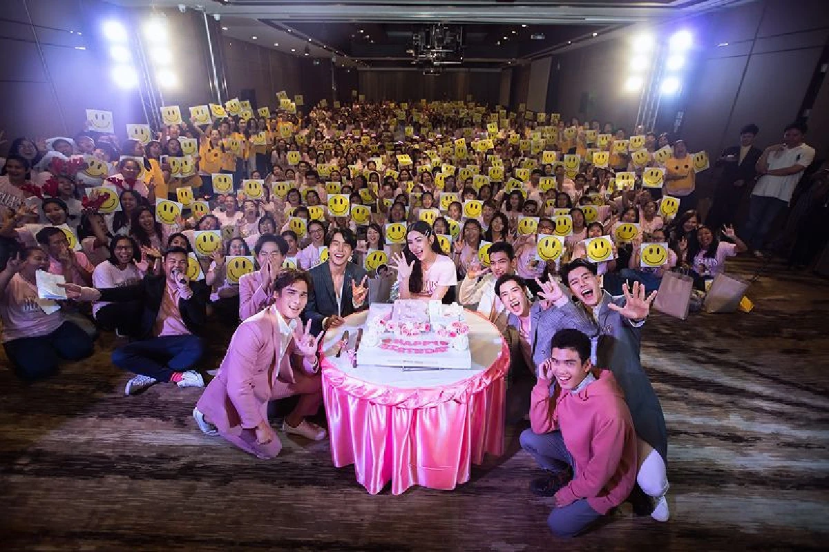 เบลล่า ราณี ฉลองวันเกิด 29 ปี! โชว์สเต็ปเป๊ะเซอร์ไพร์สแฟนคลับ