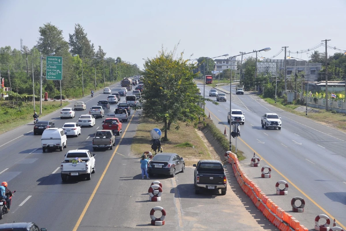 ประชาชนทยอยกลับปีใหม่ถนนมิตรภาพจราจรช่วงโคราชติดขัดแน่น4จุด