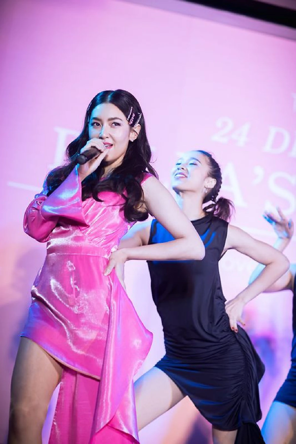 เบลล่า ราณี ฉลองวันเกิด 29 ปี! โชว์สเต็ปเป๊ะเซอร์ไพร์สแฟนคลับ