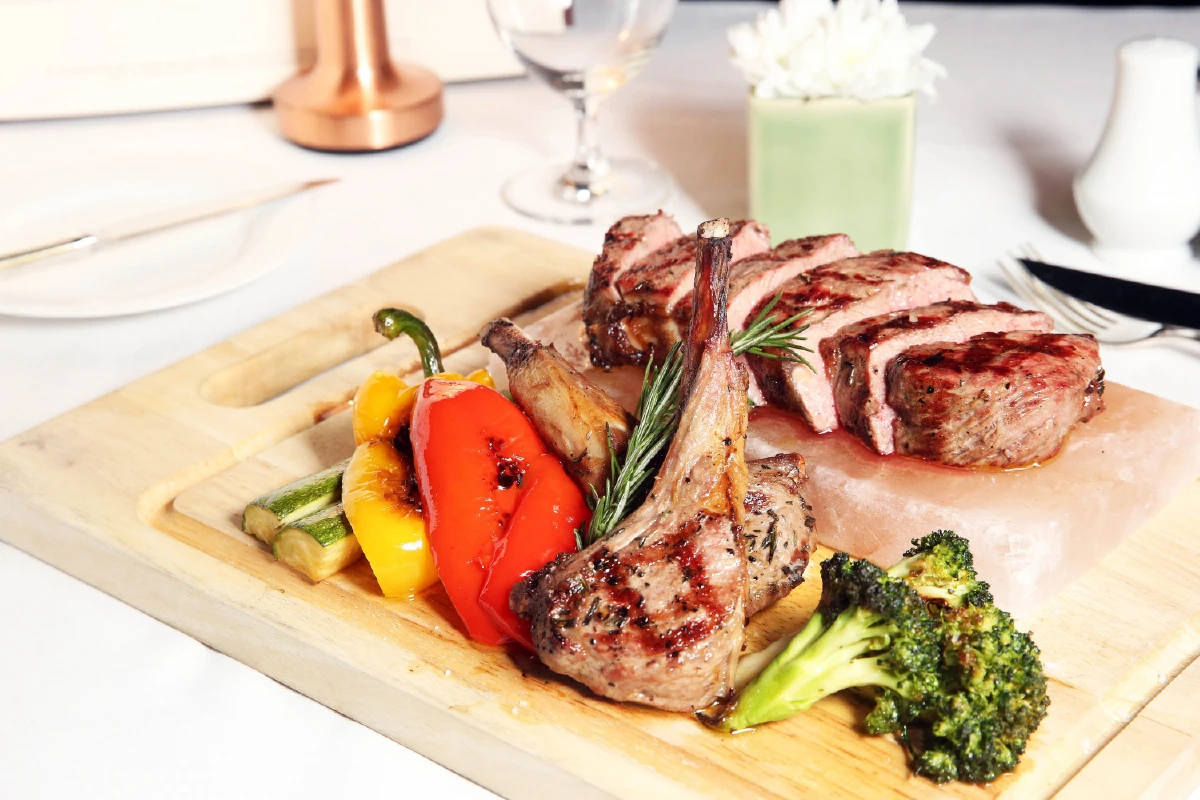 เดอะ ริเวอร์ไซด์ เทอเรซ 41 ปี ความอร่อยคู่สายน้ำ