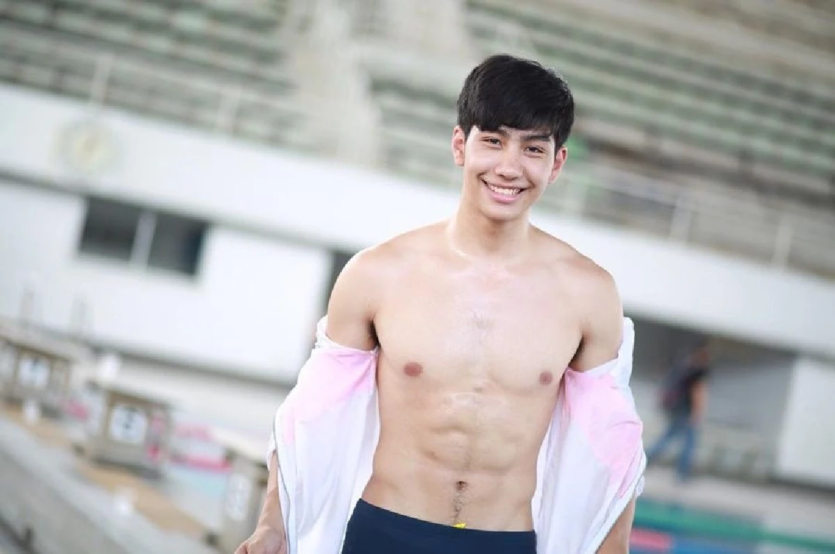 หล่อแซ่บงานดี! ม่อน น้องชายแท้ๆของ มิ้นต์ ชาลิดา อวดซิกแพคสุดล่ำ