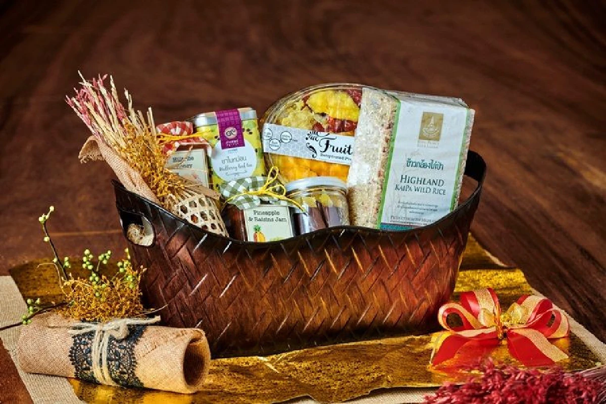 โรงแรม แบงค็อก แมริออท มาร์คีส์ ควีนส์ปาร์ค พร้อมส่งความสุขให้ทุกการเฉลิมฉลอง ด้วยกระเช้าของขวัญเฉพาะเทศกาลคริสต์มาสและปีใหม่