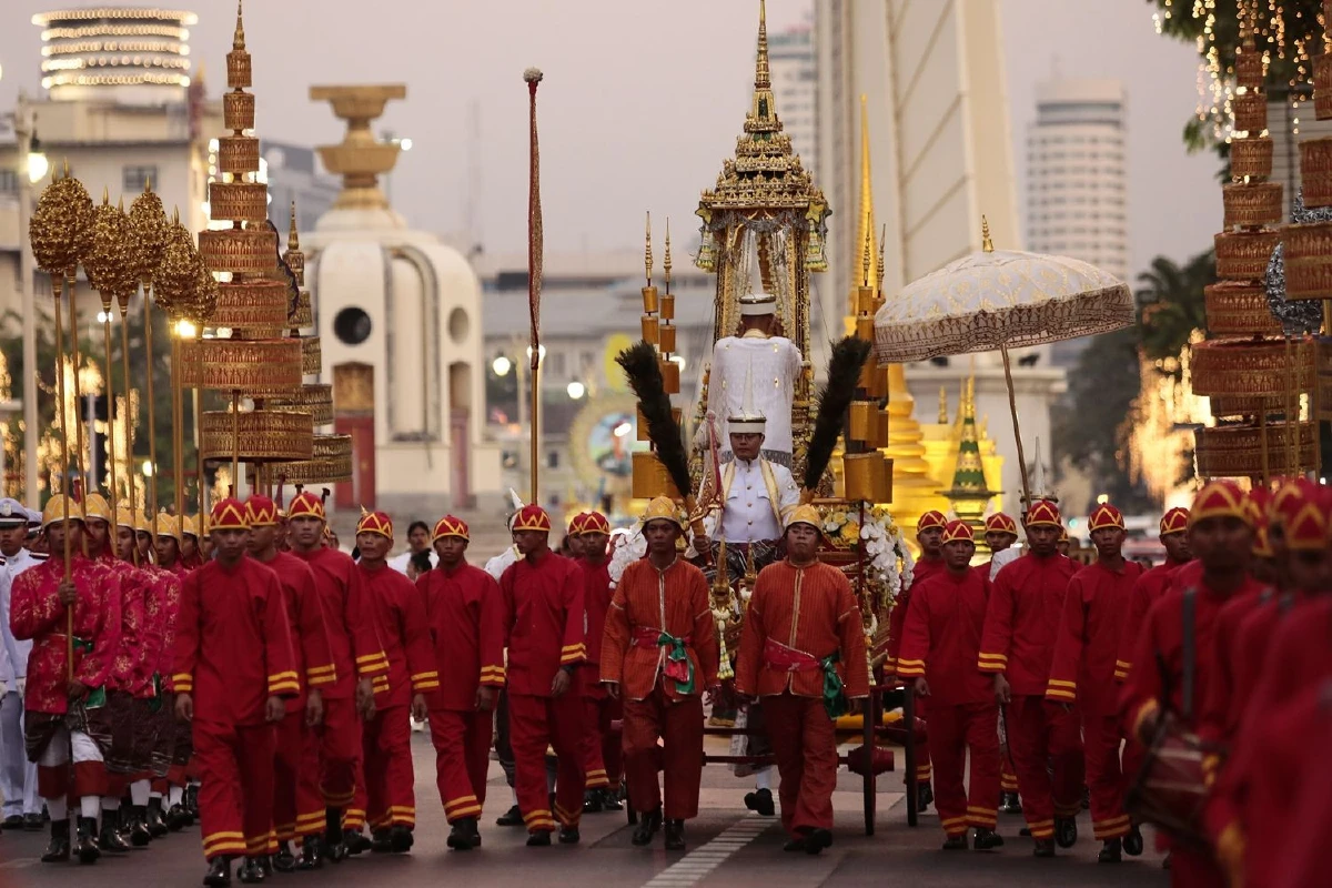 อัญเชิญพระบรมสารีริกธาตุและพระพุทธรูปสำคัญ13ประเทศให้สักการะปีใหม่