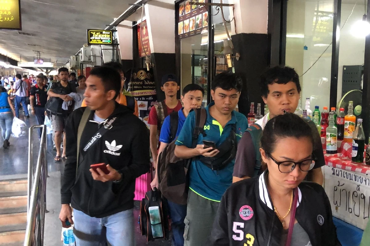 บึ้มหาดสมิหลาไม่กระทบท่องเที่ยวชุมทางรถไฟคนแน่นโรงแรมถูกจองเต็ม