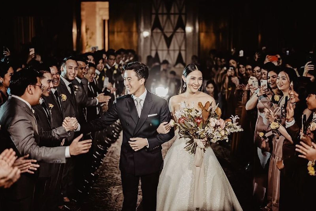 รักจริงหวังแต่ง! 12 คู่รักคนดังพร้อมใจสละโสด..เริ่มต้นชีวิตคู่ปี 2018