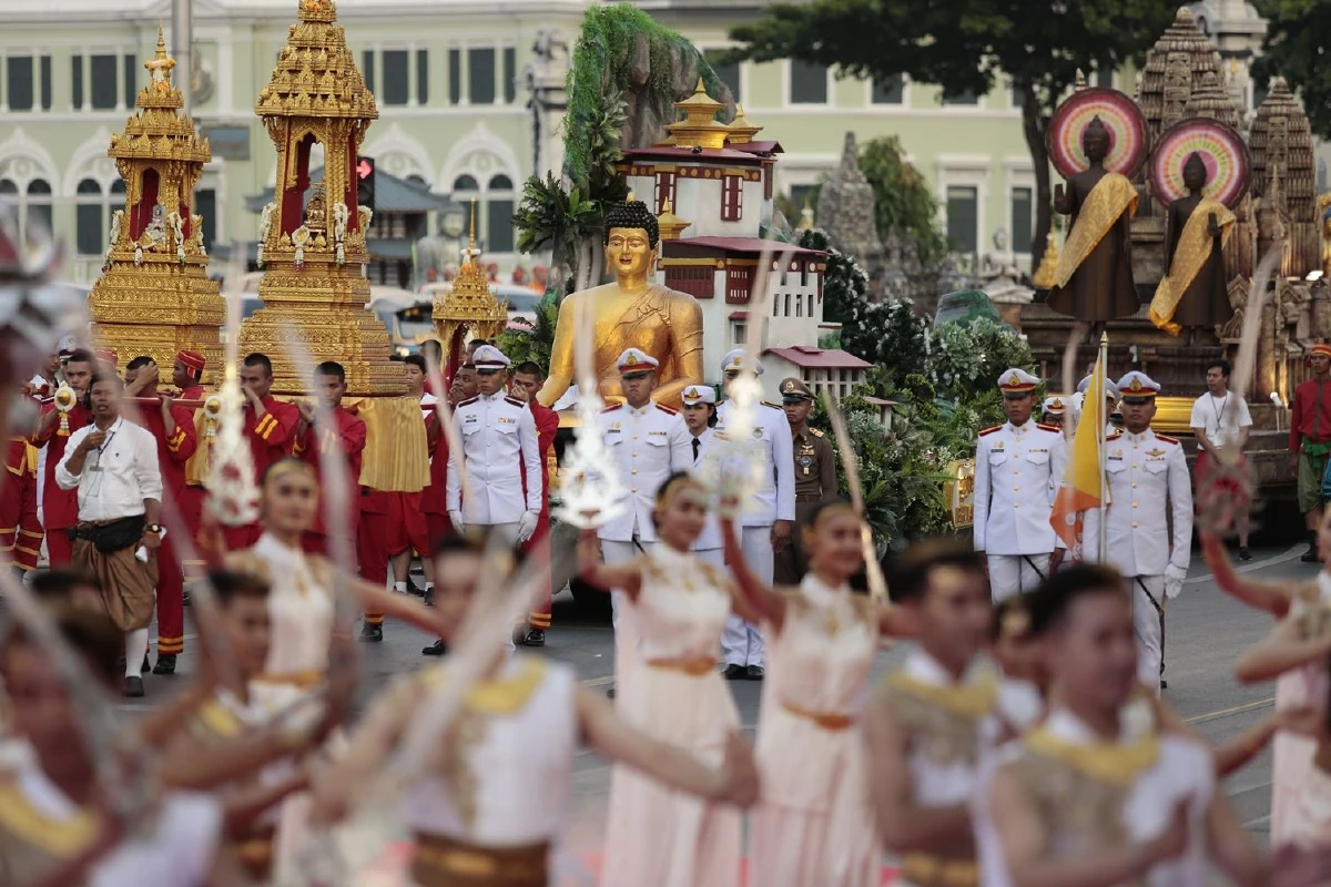 อัญเชิญพระบรมสารีริกธาตุและพระพุทธรูปสำคัญ13ประเทศให้สักการะปีใหม่