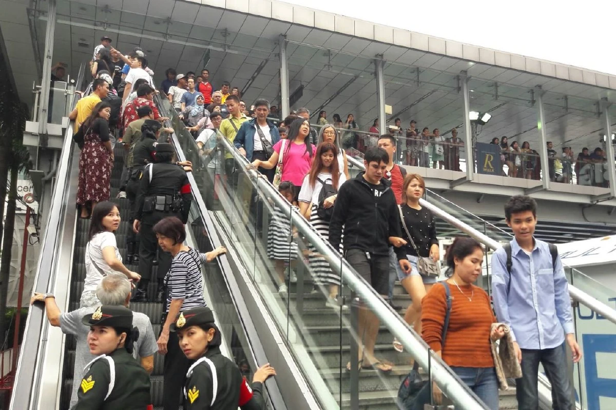 ปิดถนนหน้าเซ็นทรัลเวิลด์จัดงานเคาท์ดาวน์รับปีใหม่