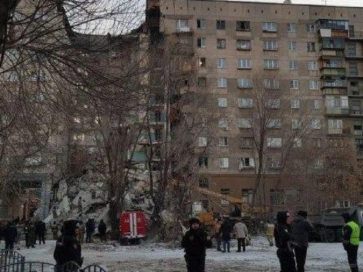 อพาร์ตเมนต์ทางใต้ของรัสเซียถล่มบางส่วน สูญหายเกือบร้อย