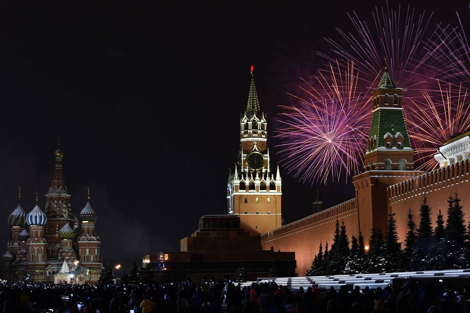 москва летом. храм василия блаженного калуга. стихотворение праздничный салют владимир степанов. салют победы песня.