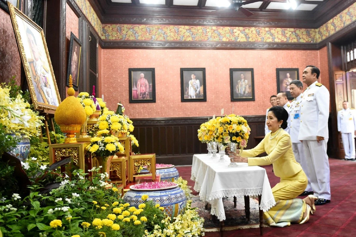 บิ๊กตู่ลงนามถวายพระพรสมเด็จพระเจ้าอยู่หัวเนื่องในโอกาสวันขึ้นปีใหม่