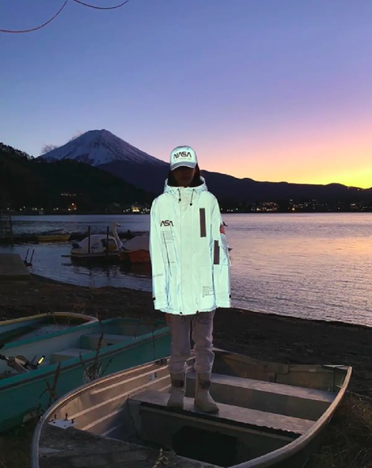 ล้ำไปไกลมาก! ส่องแฟชั่นสุดแปลก “โทนี่-แก้ว" ตะลุยเที่ยวญี่ปุ่น พร้อมถ่ายภาพสุดแนว