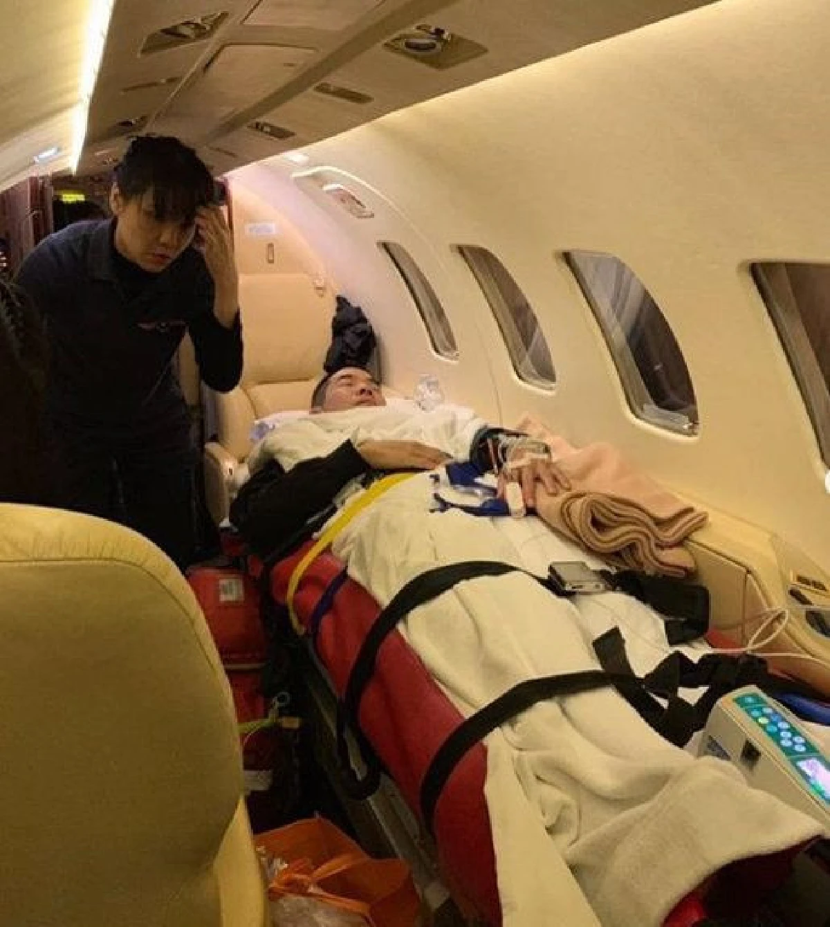 "วู้ดดี้" อาการดีขึ้นหลังทีมแพทย์ส่งเครื่องบินไปรับด่วนที่ลาว