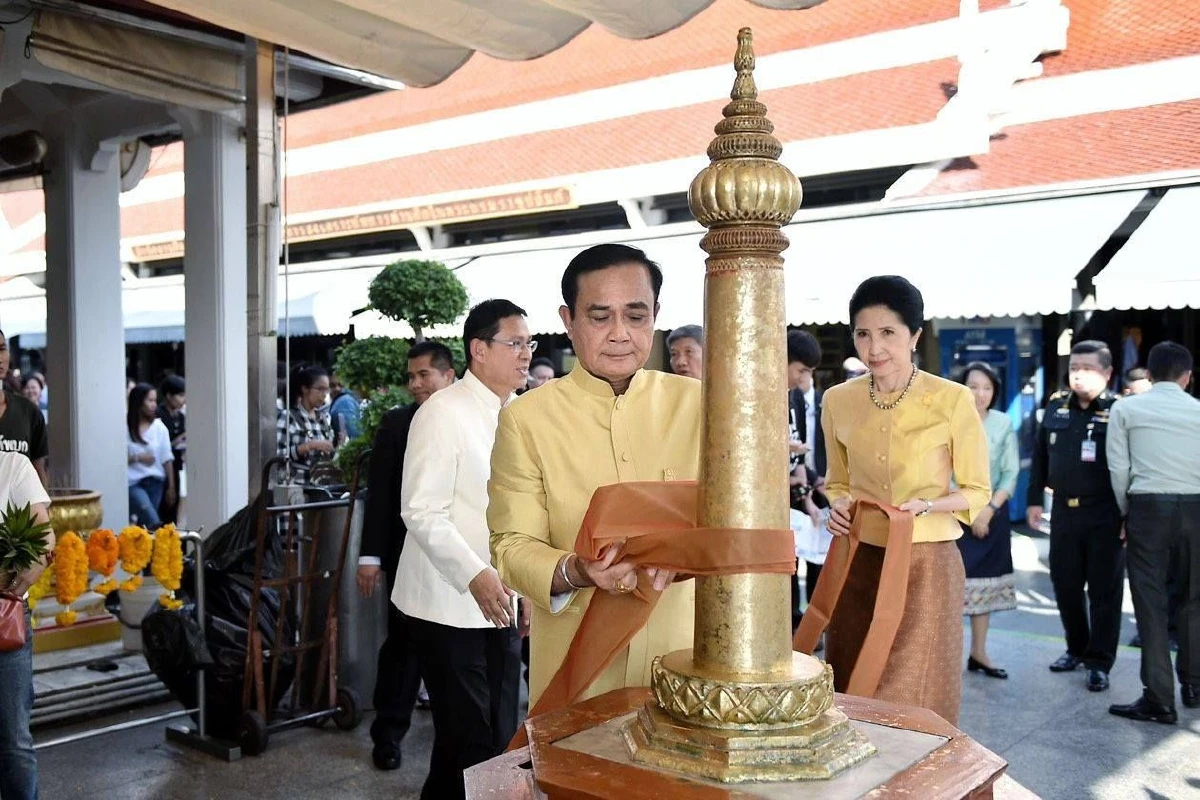 "บิ๊กตู่" เข้าเฝ้าสมเด็จพระสังฆราช ก่อนเดินสายสักการะสิ่งศักดิ์สิทธิ์ประจำเมือง