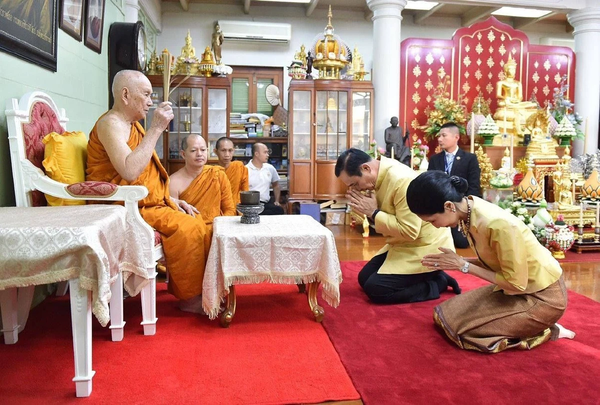 "บิ๊กตู่" เข้าเฝ้าสมเด็จพระสังฆราช ก่อนเดินสายสักการะสิ่งศักดิ์สิทธิ์ประจำเมือง