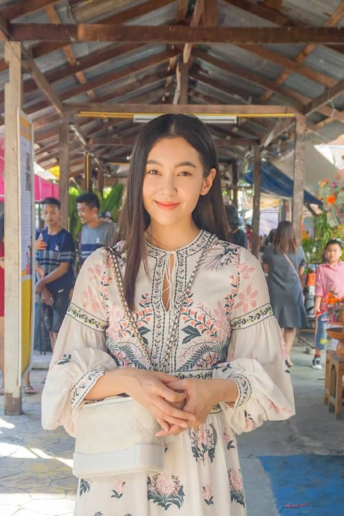 คู่สร้างคู่สม “เวียร์-เบลล่า” ควงคู่พากันเข้าวัด ทำบุญ ต้อนรับปีใหม่อย่างแฮปปี้