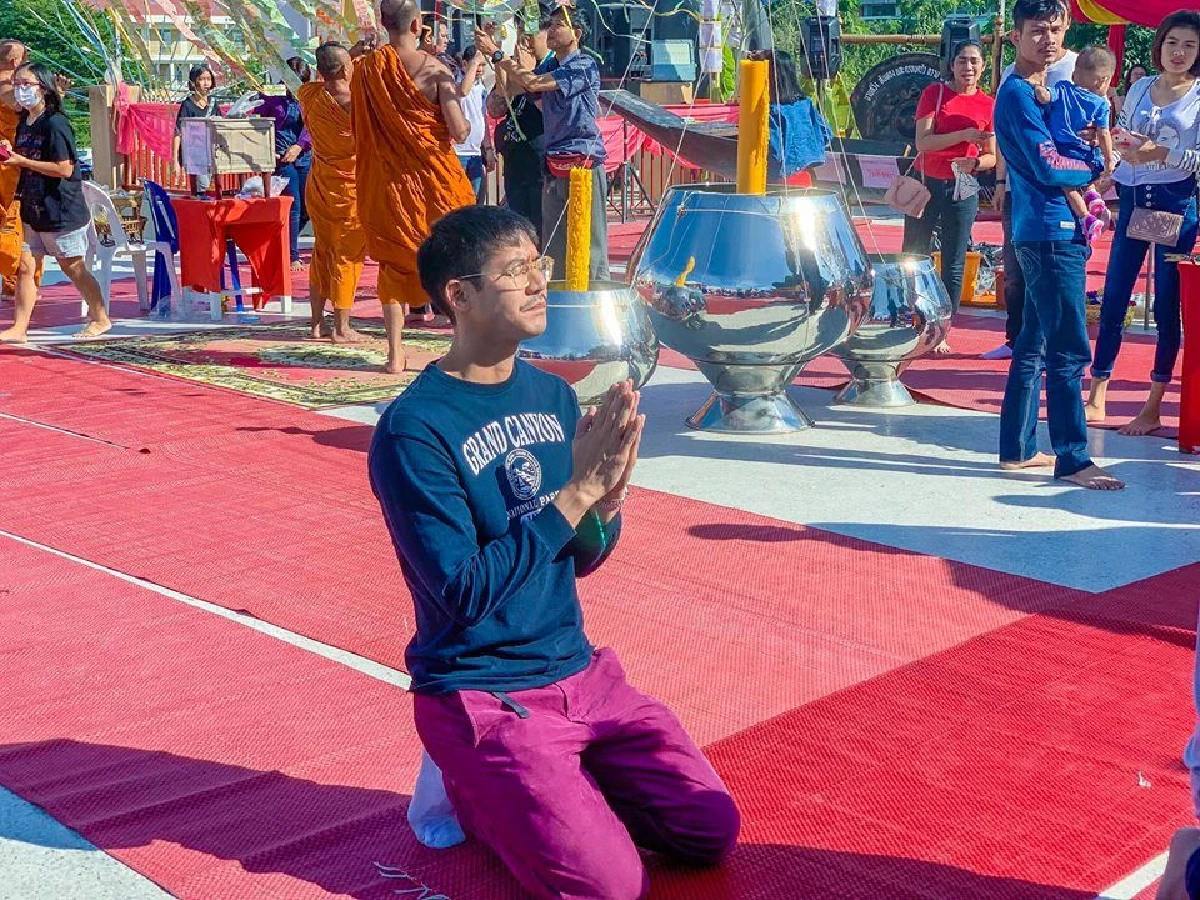 คู่สร้างคู่สม “เวียร์-เบลล่า” ควงคู่พากันเข้าวัด ทำบุญ ต้อนรับปีใหม่อย่างแฮปปี้