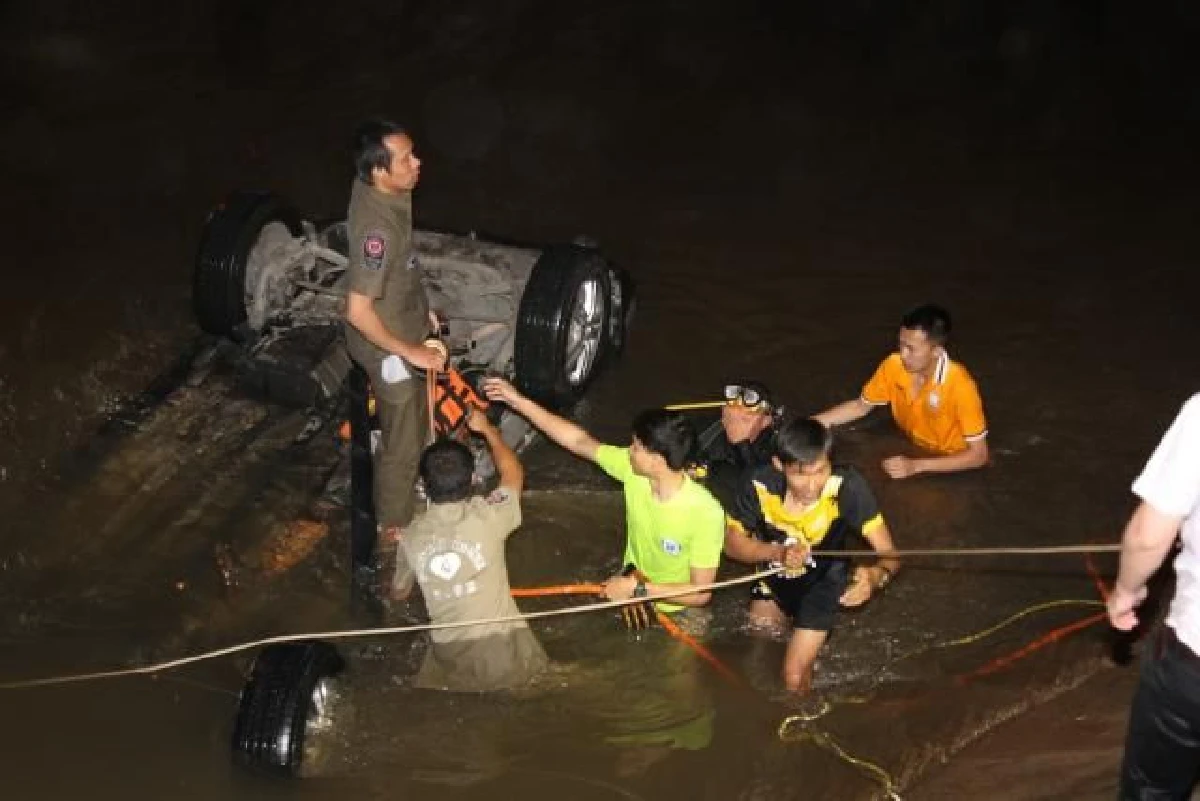 “เซนติเมตร” พิธีกร "ล้นตู้" เสียชีวิตแล้ว หลังรถชนตกคลองที่เชียงใหม่