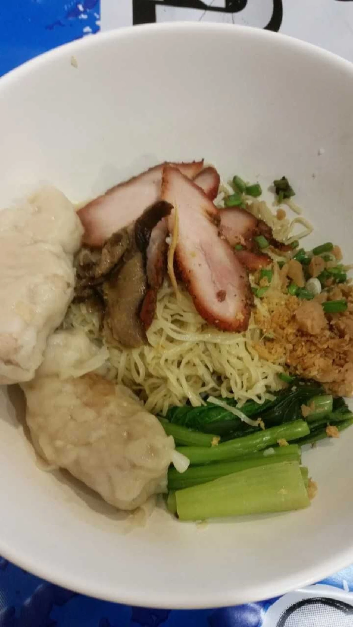 อร่อยเด็ด นายเม้งบะหมี่ปู เกี๊ยวกุ้งยักษ์