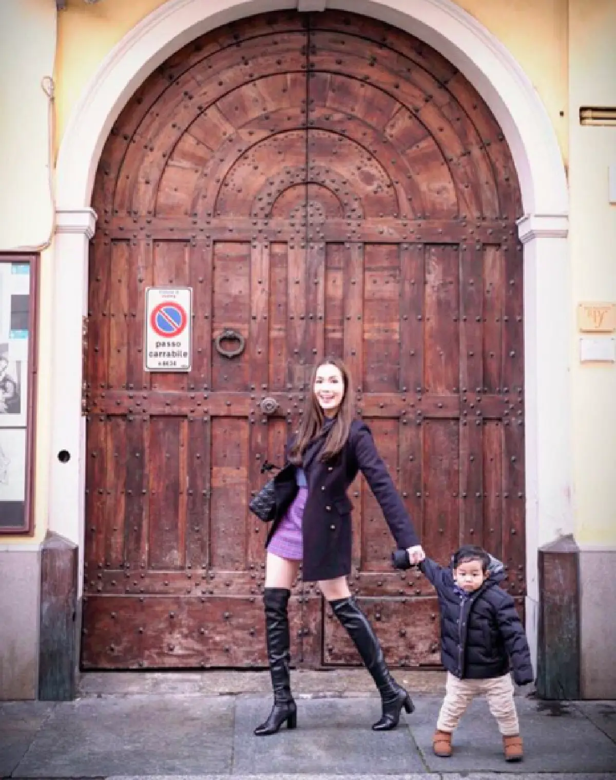 ทริปนี้แฮปปี้! “อ๋อม สกาวใจ” พา “น้องจอมทัพ” ลงอ่างเล่นน้ำที่สวิตเซอร์แลนด์