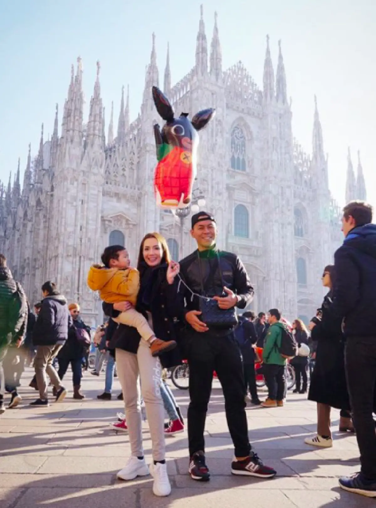 ทริปนี้แฮปปี้! “อ๋อม สกาวใจ” พา “น้องจอมทัพ” ลงอ่างเล่นน้ำที่สวิตเซอร์แลนด์