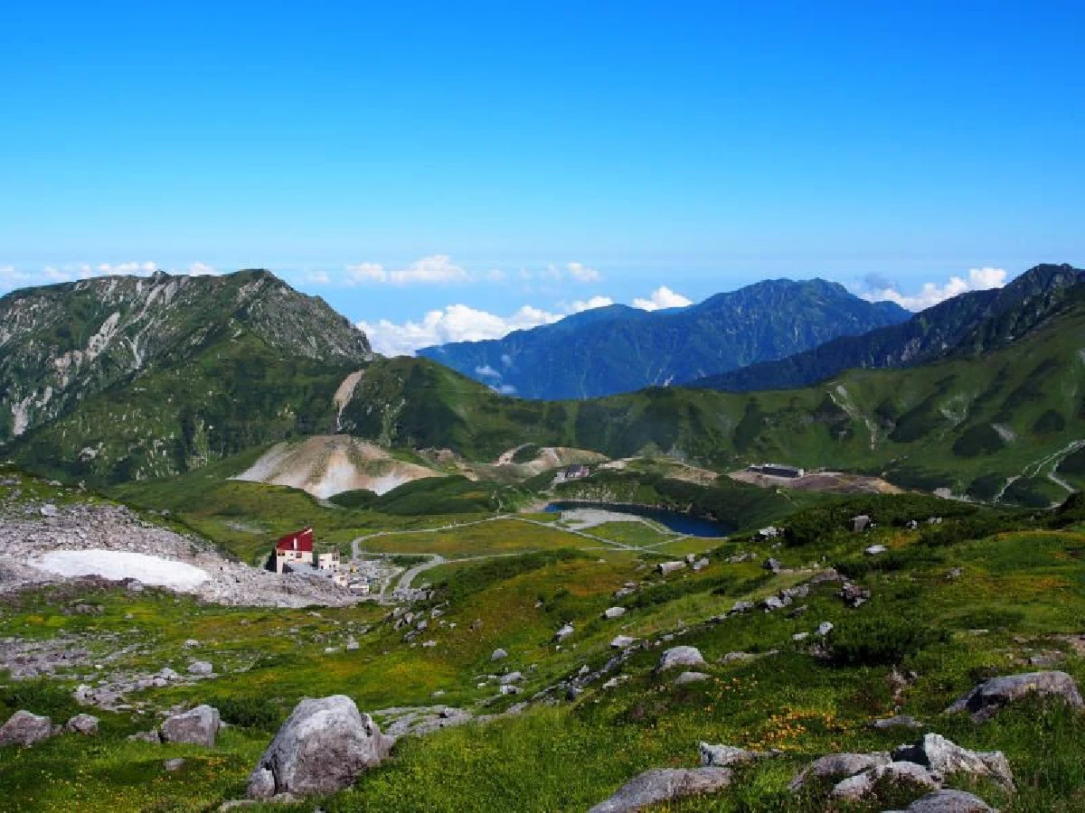 นักเล่าระหว่างก้าว ‘ก้าวเดินทาง-Small Steps Travel’