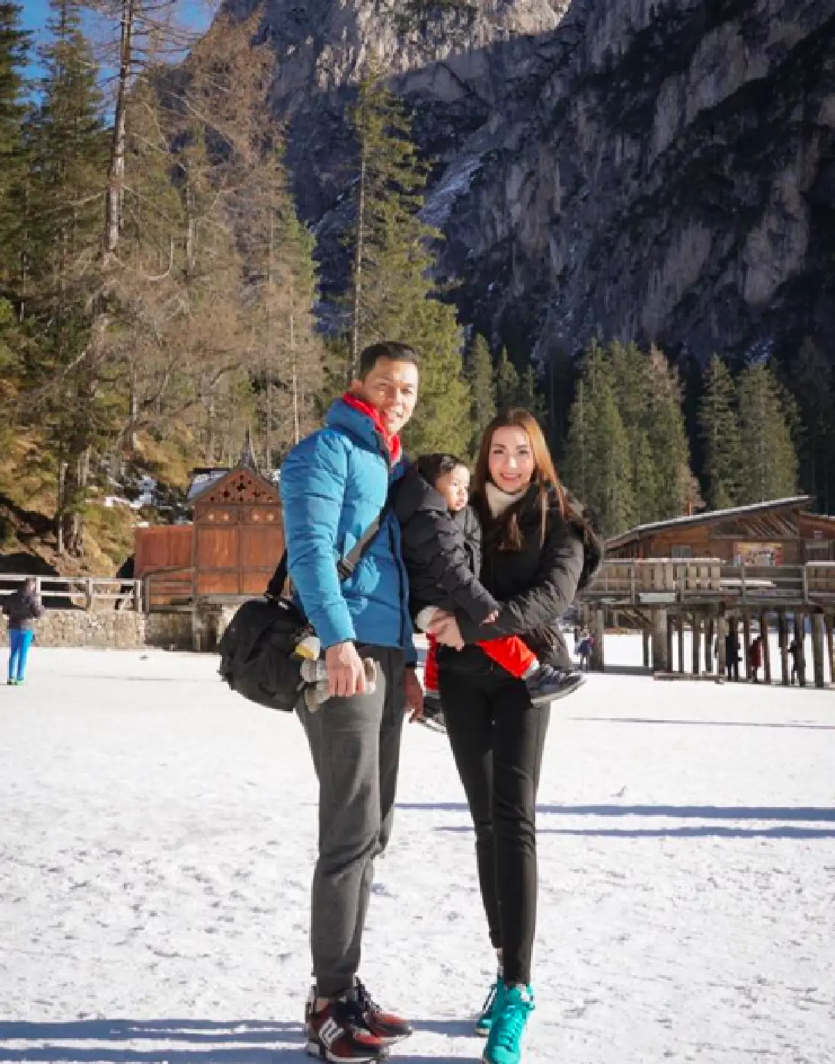 ทริปนี้แฮปปี้! “อ๋อม สกาวใจ” พา “น้องจอมทัพ” ลงอ่างเล่นน้ำที่สวิตเซอร์แลนด์