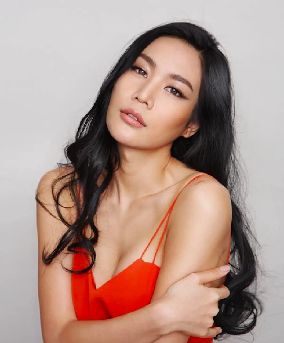 "นิ้ง โศภิดา” ขึ้นรถไฟฟ้าไม่วายเจอดราม่า เอากระเป๋าวางกั้นจนคนอื่นนั่งไม่ได้