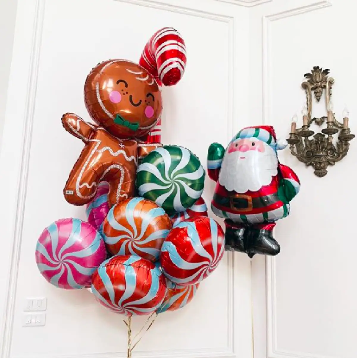 ส่องห้องนอนสุดอลังการของ “น้องสายน้ำ” ลูกชายสุดที่รัก “แม่เอมมี่-พ่อเจมส์”